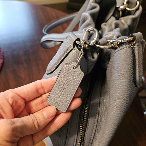 EUC Coach Shoulder Bag - Picture 2 of 5